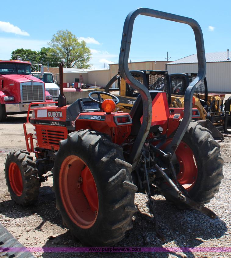 image for item AJ9767 Kubota L3000D MFWD tractor