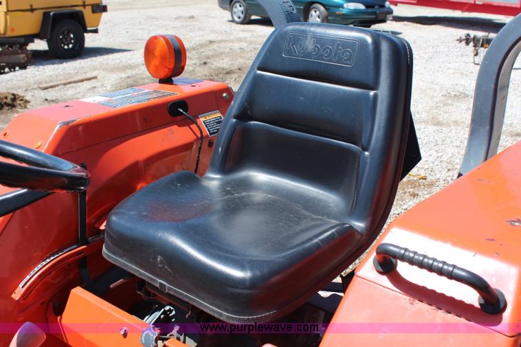 image for item AJ9767 Kubota L3000D MFWD tractor