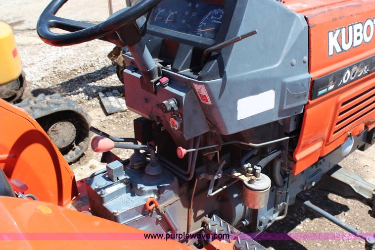image for item AJ9767 Kubota L3000D MFWD tractor