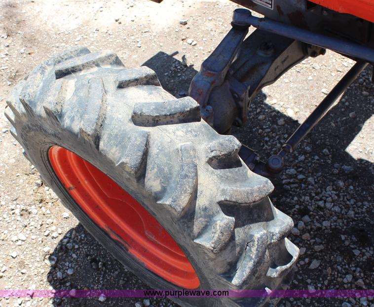 image for item AJ9767 Kubota L3000D MFWD tractor