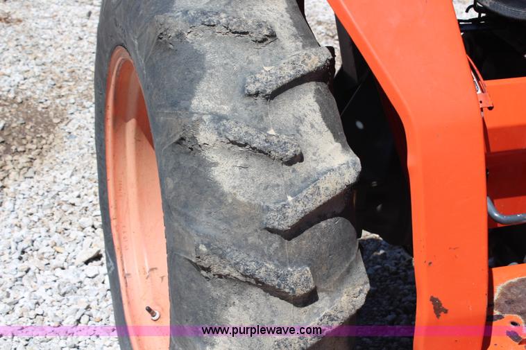 image for item AJ9767 Kubota L3000D MFWD tractor