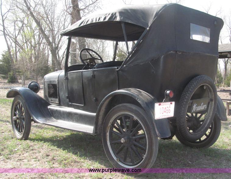 image for item B5483 1926 Ford Model T Touring car