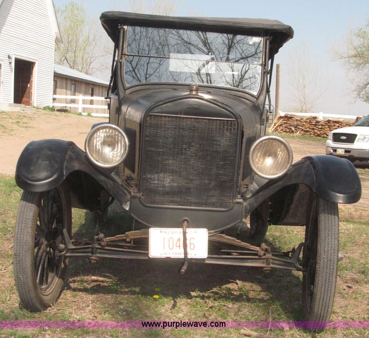 image for item B5483 1926 Ford Model T Touring car