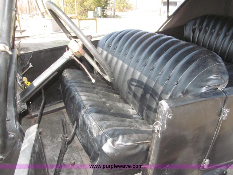 image for item B5483 1926 Ford Model T Touring car