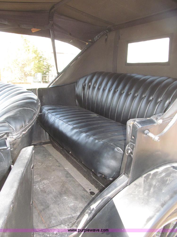 image for item B5483 1926 Ford Model T Touring car