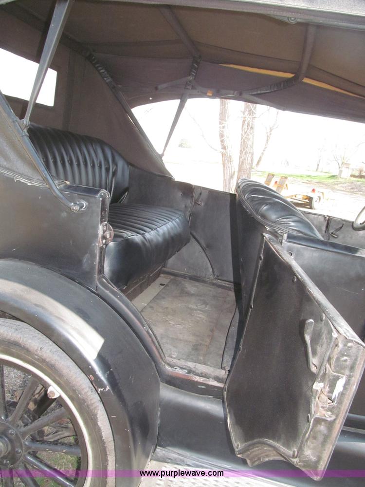 image for item B5483 1926 Ford Model T Touring car