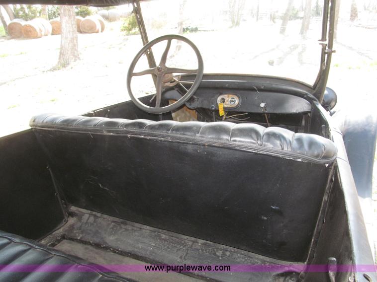 image for item B5483 1926 Ford Model T Touring car