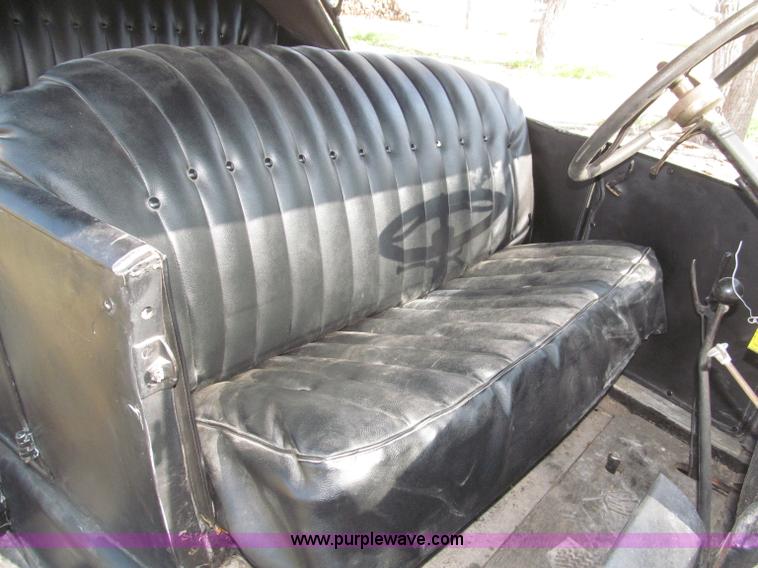 image for item B5483 1926 Ford Model T Touring car