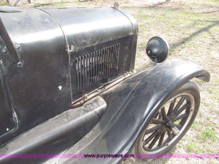 image for item B5483 1926 Ford Model T Touring car