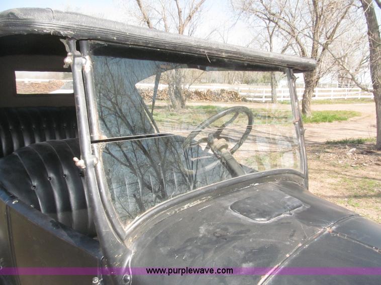 image for item B5483 1926 Ford Model T Touring car