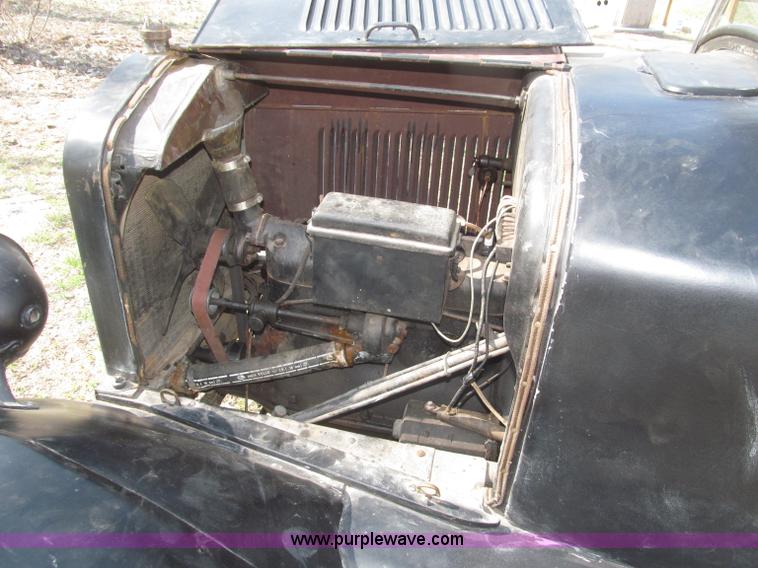 image for item B5483 1926 Ford Model T Touring car