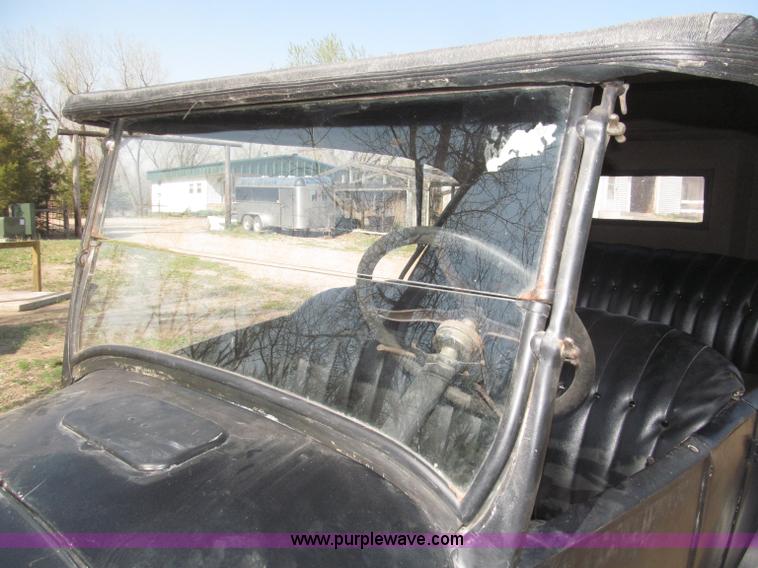 image for item B5483 1926 Ford Model T Touring car