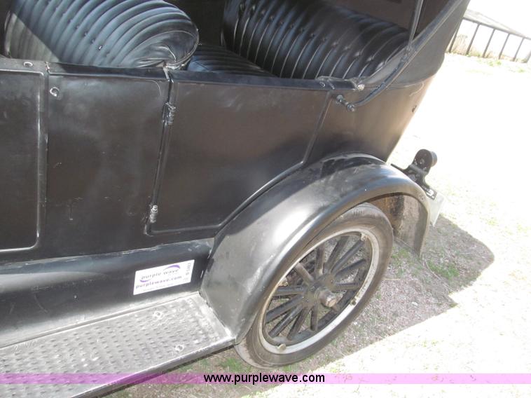 image for item B5483 1926 Ford Model T Touring car