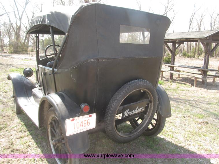 image for item B5483 1926 Ford Model T Touring car