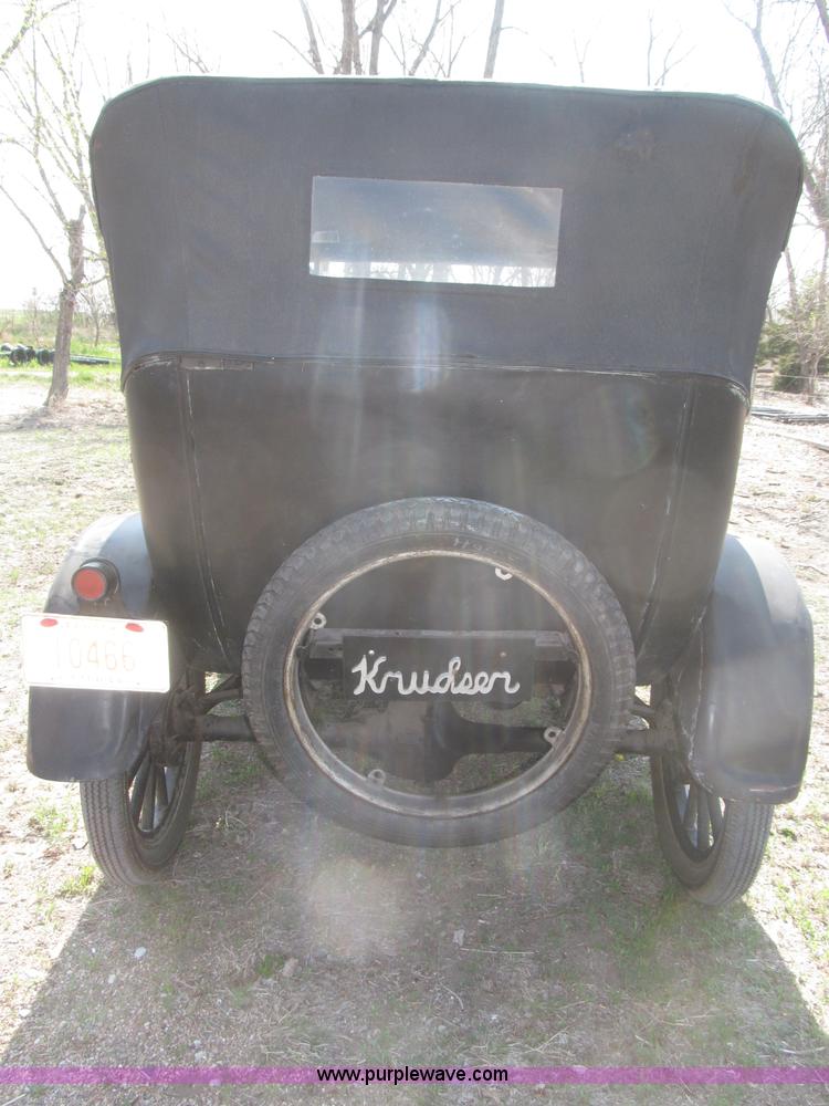 image for item B5483 1926 Ford Model T Touring car