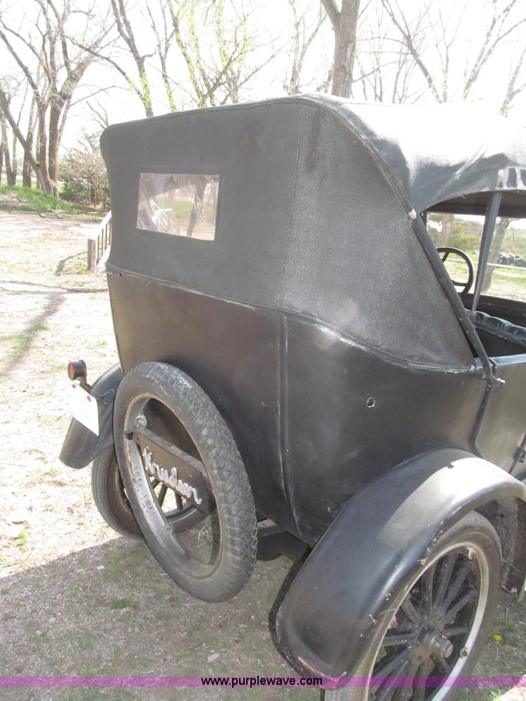 image for item B5483 1926 Ford Model T Touring car