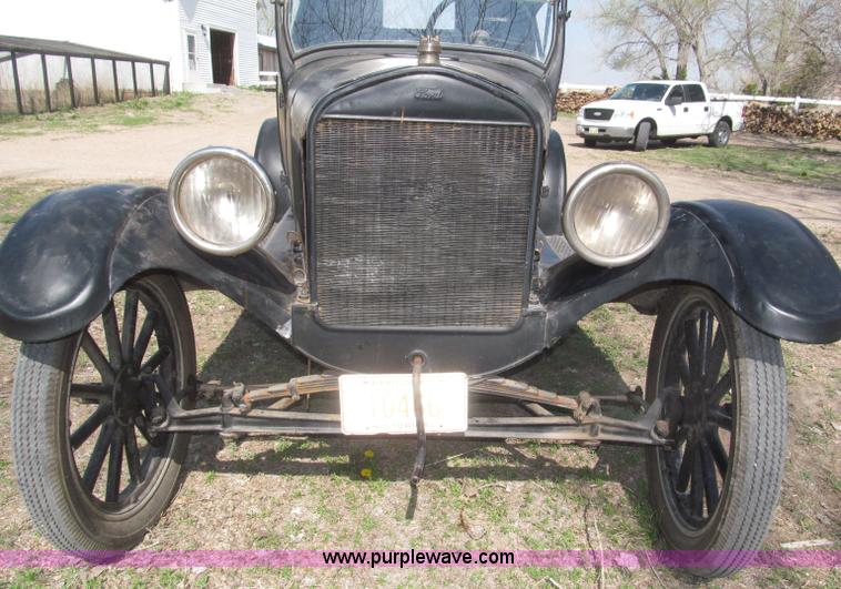image for item B5483 1926 Ford Model T Touring car
