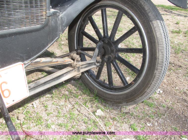 image for item B5483 1926 Ford Model T Touring car