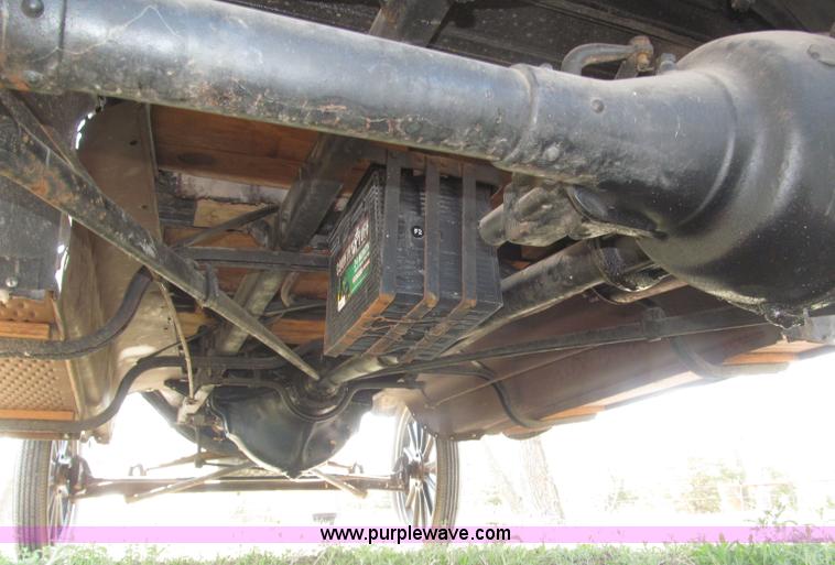 image for item B5483 1926 Ford Model T Touring car