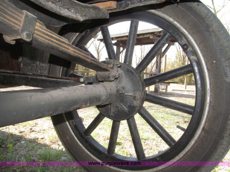 image for item B5483 1926 Ford Model T Touring car