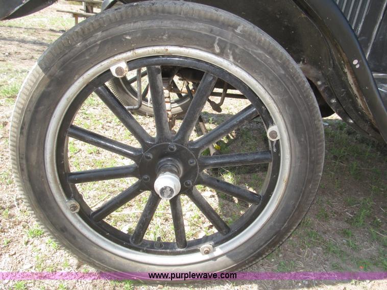 image for item B5483 1926 Ford Model T Touring car