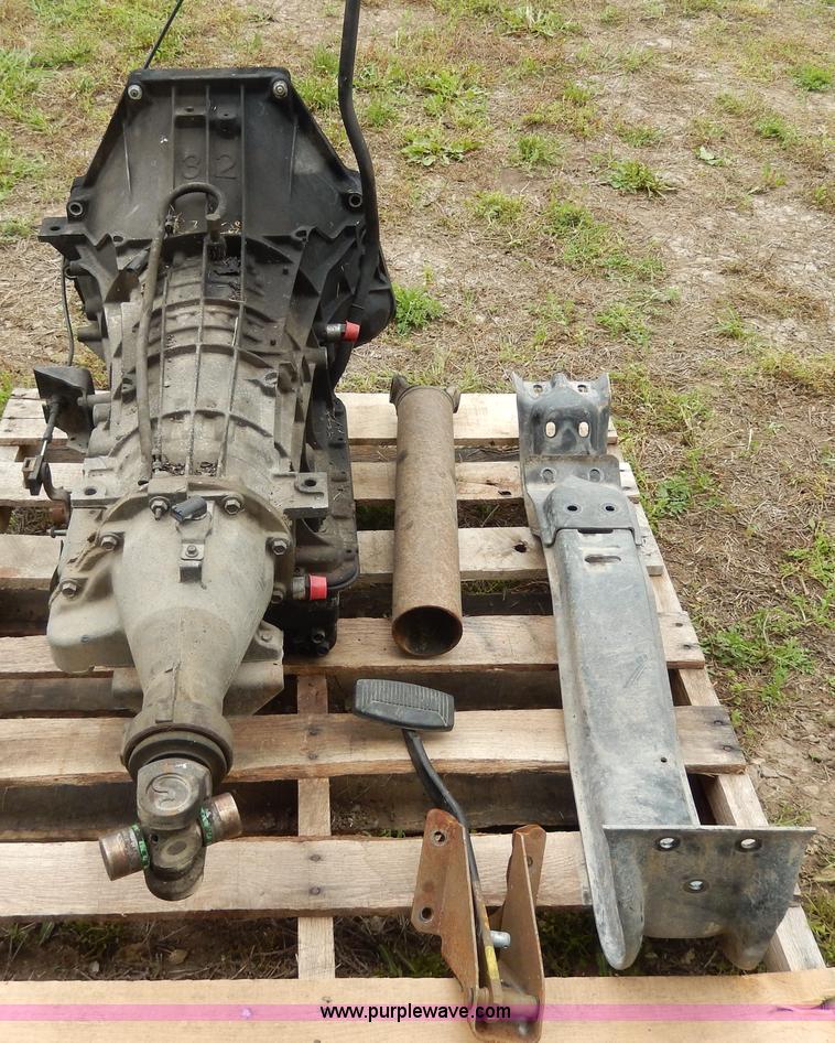 image for item D8106 Ford 4R100 transmission