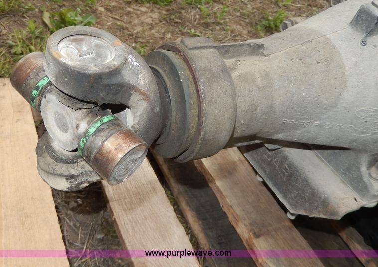 image for item D8106 Ford 4R100 transmission