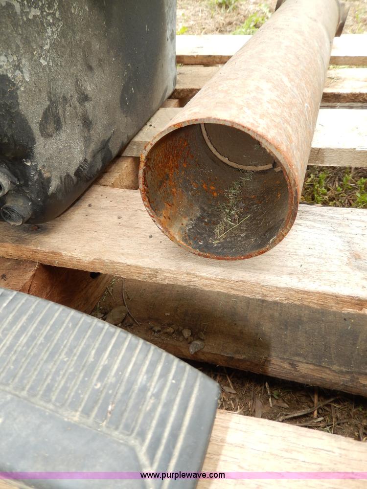 image for item D8106 Ford 4R100 transmission