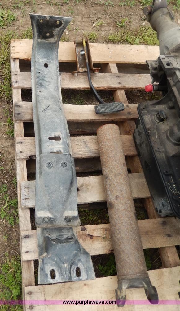 image for item D8106 Ford 4R100 transmission