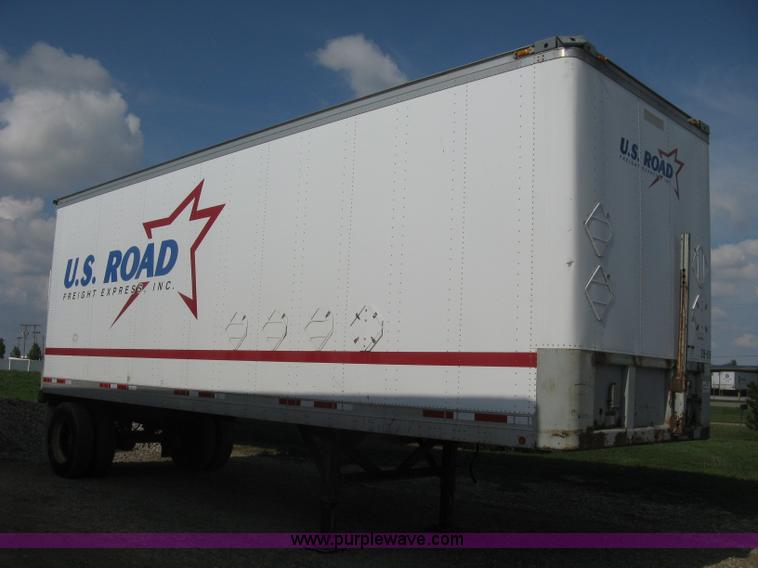 image for item D8286 1992 Fruehauf 28.5' dry van trailer