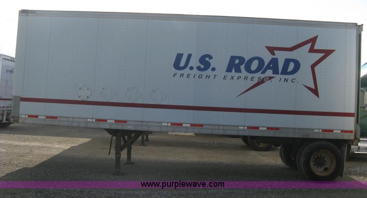 image for item D8286 1992 Fruehauf 28.5' dry van trailer