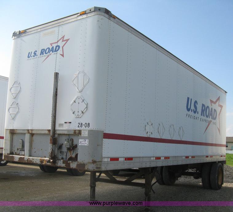 image for item D8286 1992 Fruehauf 28.5' dry van trailer