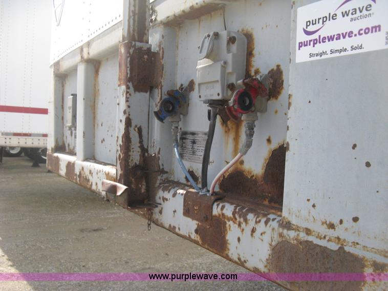 image for item D8286 1992 Fruehauf 28.5' dry van trailer