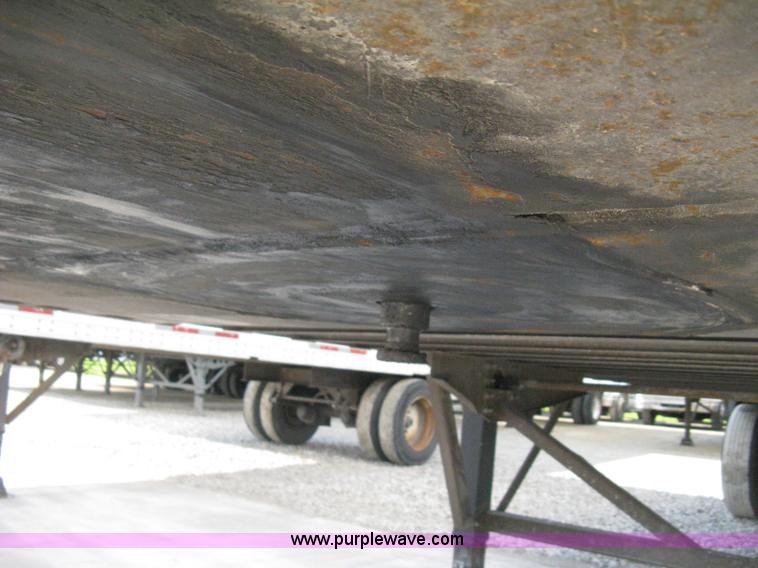 image for item D8287 1994 Wabash 28' dry van trailer