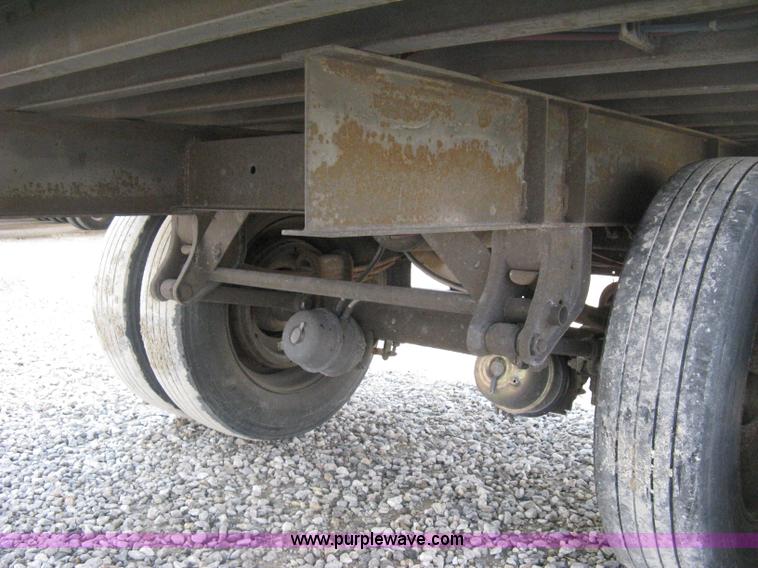 image for item D8287 1994 Wabash 28' dry van trailer