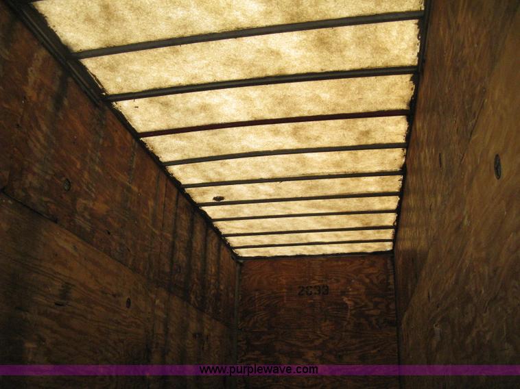 image for item D8287 1994 Wabash 28' dry van trailer