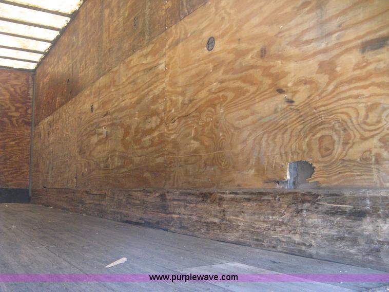 image for item D8287 1994 Wabash 28' dry van trailer