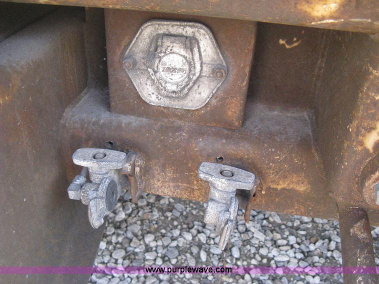 image for item D8287 1994 Wabash 28' dry van trailer