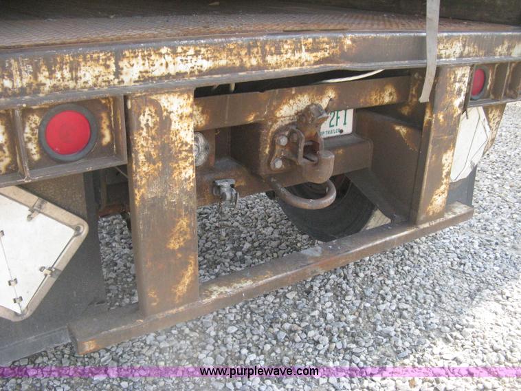 image for item D8287 1994 Wabash 28' dry van trailer