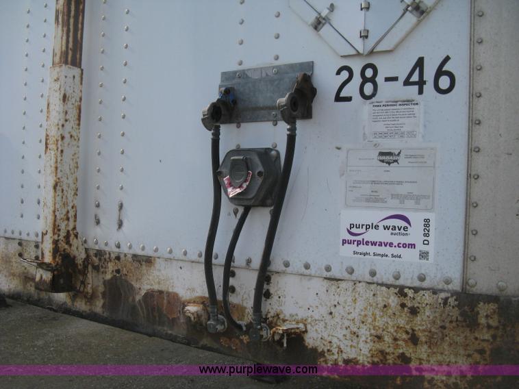 image for item D8288 1995 Wabash 28' dry van trailer