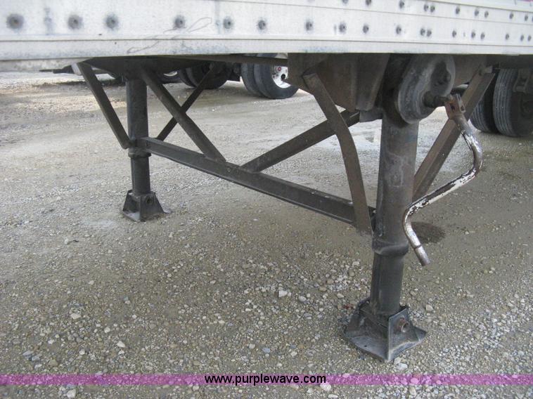 image for item D8288 1995 Wabash 28' dry van trailer
