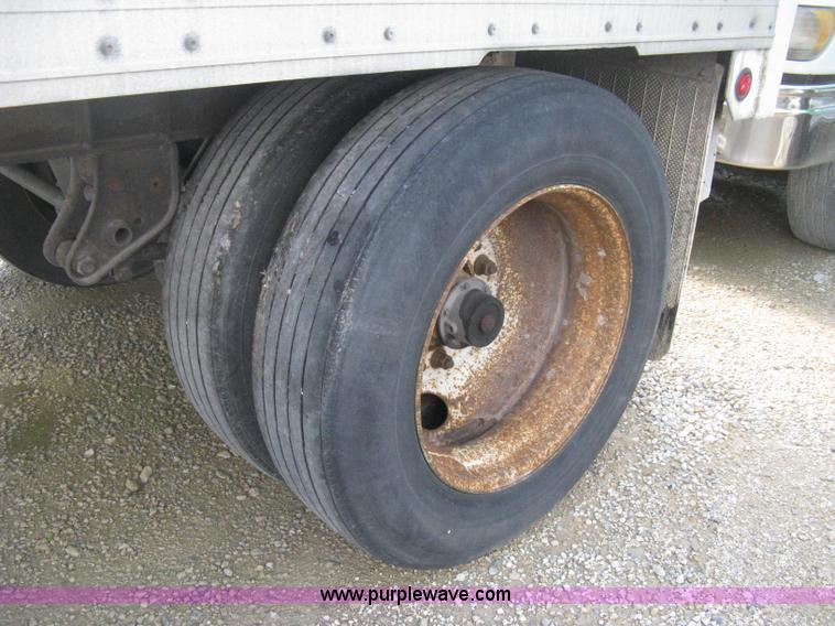 image for item D8288 1995 Wabash 28' dry van trailer