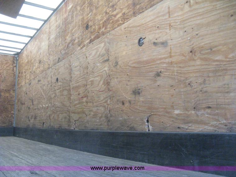 image for item D8288 1995 Wabash 28' dry van trailer