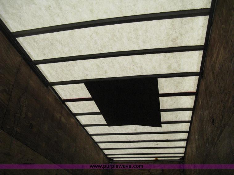 image for item D8288 1995 Wabash 28' dry van trailer