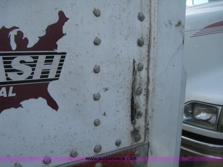 image for item D8288 1995 Wabash 28' dry van trailer