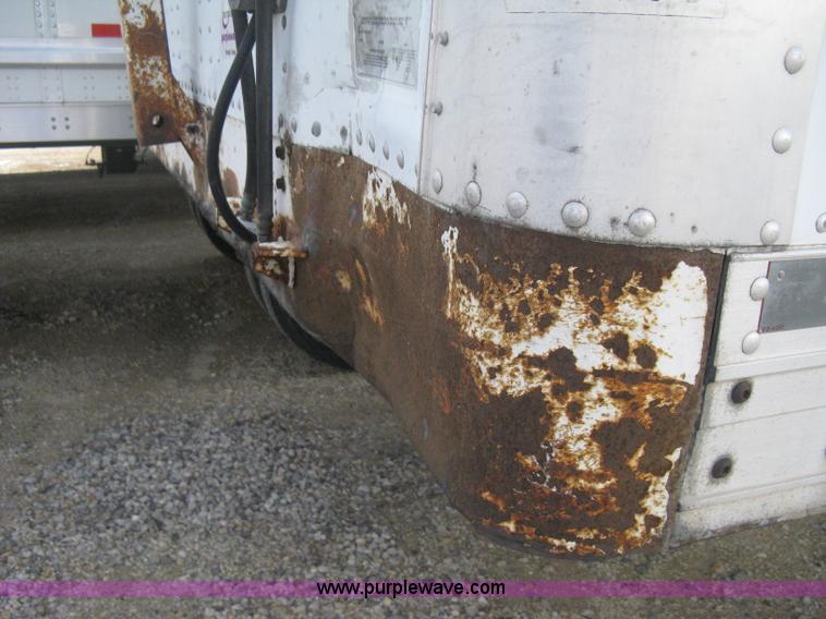 image for item D8290 1995 Wabash 28' dry van trailer