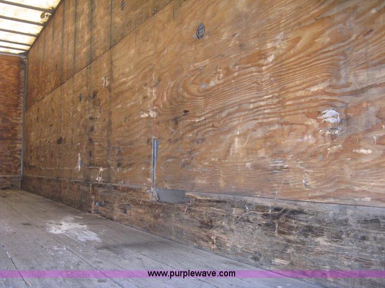 image for item D8290 1995 Wabash 28' dry van trailer