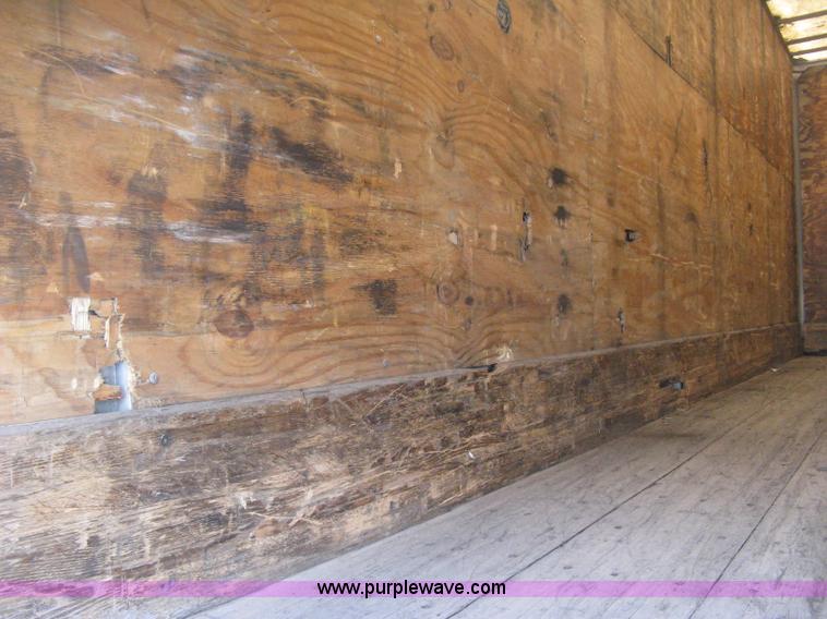 image for item D8290 1995 Wabash 28' dry van trailer