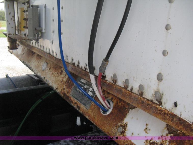 image for item D8291 1995 Trailmobile 28' dry van trailer