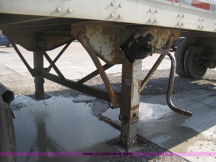 image for item D8291 1995 Trailmobile 28' dry van trailer